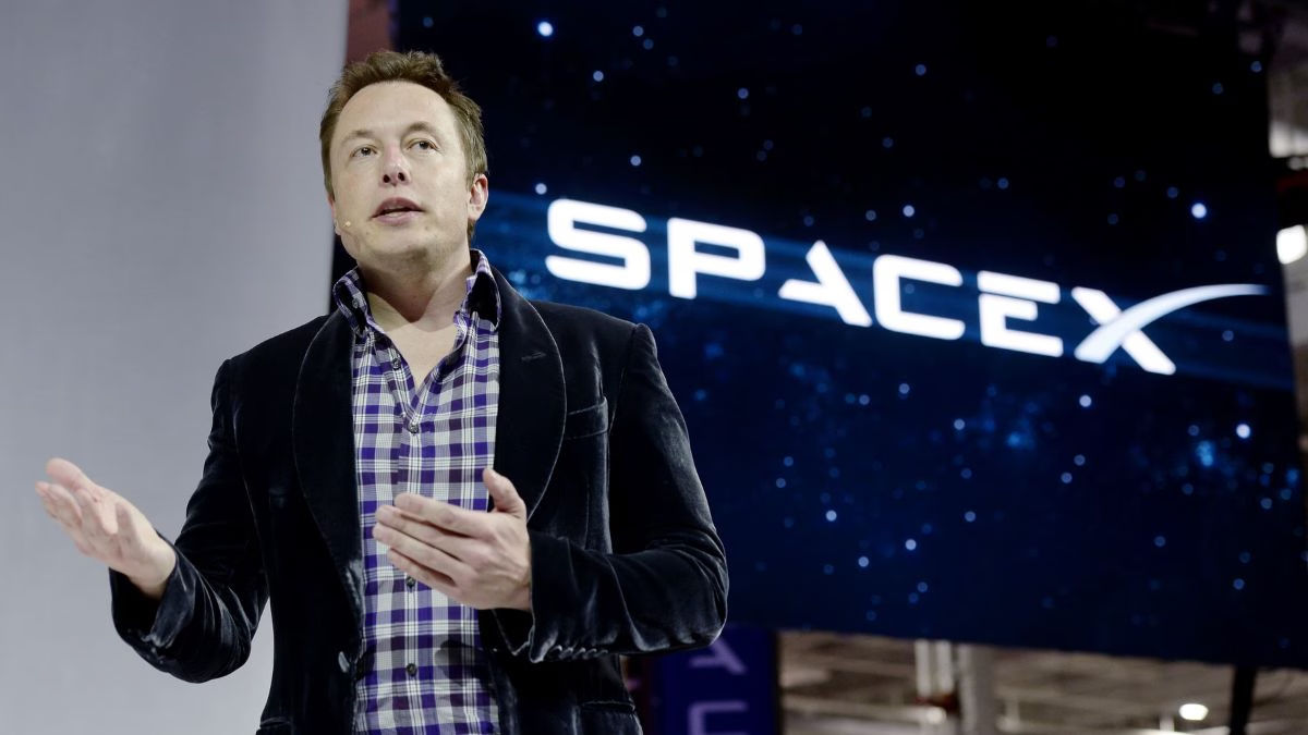 Elon Musk a devenit primul trilionar din istorie datorită listării SpaceX pe bursă.