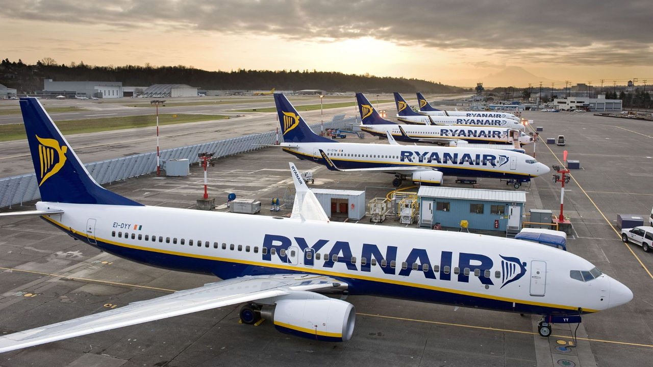 Ryanair: Perturbările din aeroporturi cauzate de drone sunt neplăcute, dar nu amenință profitabilitatea companiei.