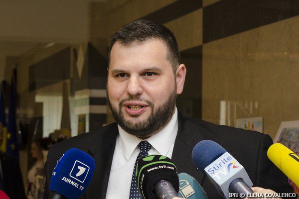 Румынский министр-делегат по делам румын отовсюду Дан Стоенеску.