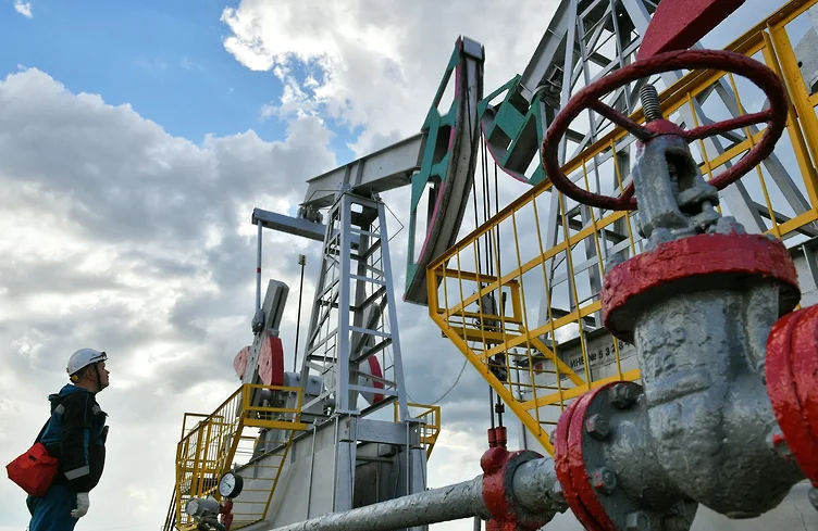 Эксперты прогнозируют падение спроса на российскую нефть из-за эмбарго ЕС.