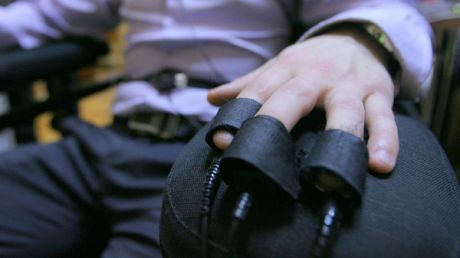 С начала года проверку на детекторе лжи прошли свыше 50 человек.