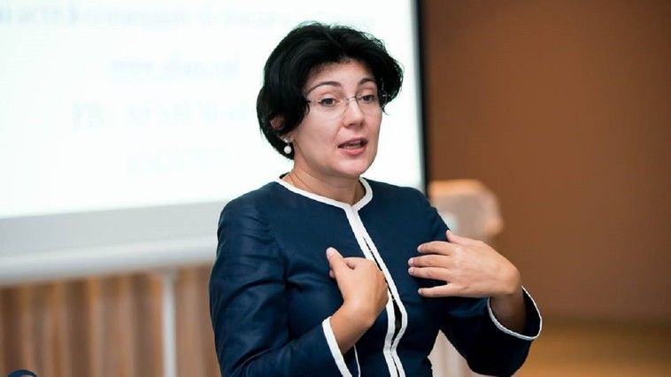 Опрос: Сильвия Раду может одержать победу во втором туре.