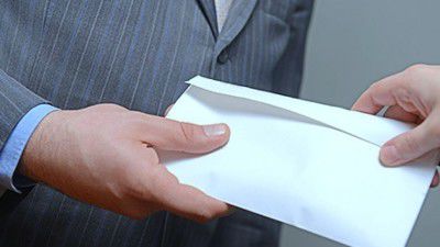 Адвокату грозит лишение свободы сроком до 6 лет или штраф в размере до 200 000 леев.Фото: timez.com.ua.
