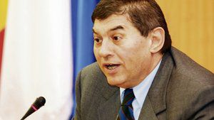 Власов был арестован при получении 200 тыс. евро в одном из ресторанов Бухареста.