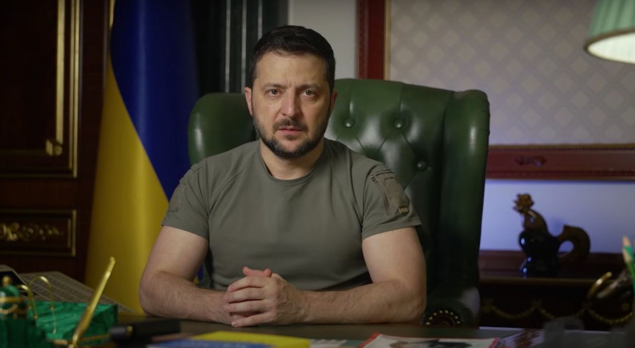 Зеленский: Мы пройдем эту тьму достойно, главное – сохранить свет в своем сердце.