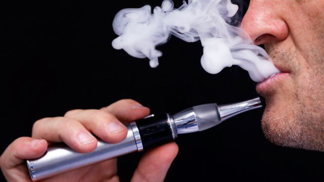 В Молдове запретят нюхательный табак и электронные сигареты.
