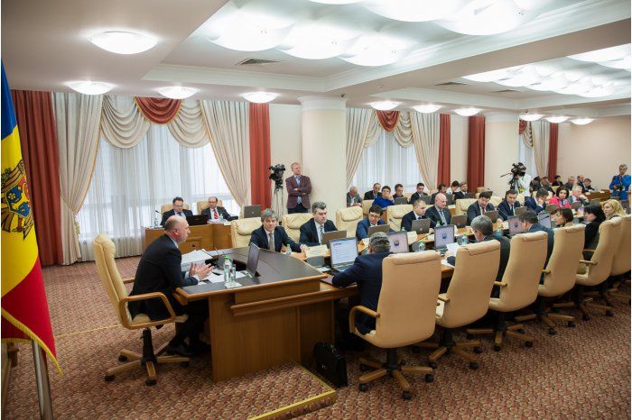 Правительство  утвердило сегодня проект нового Закона о малых и средних предприятиях .