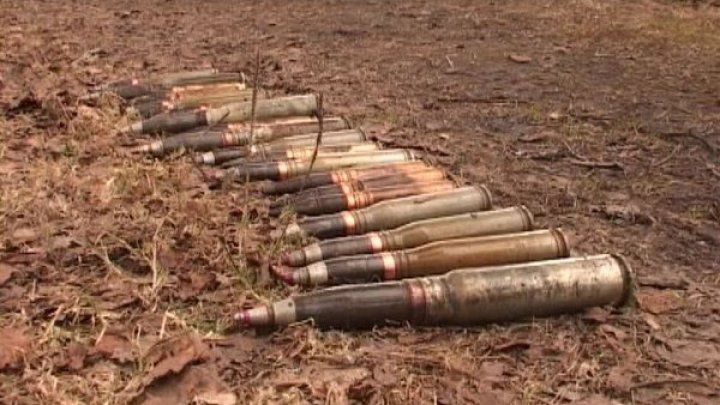 В прошлом году саперы Национальной армии обнаружили и обезвредили примерно 900 снарядов и боеприпасов. 