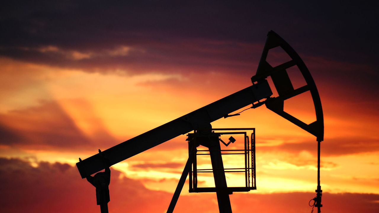 Российская нефть подешевела ниже предложенного ЕС потолка.