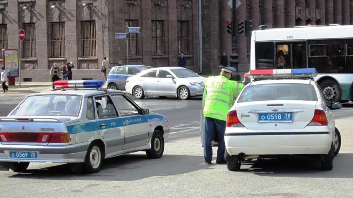 Atac armat la o școală din Rusia. O eleva a deschis focul