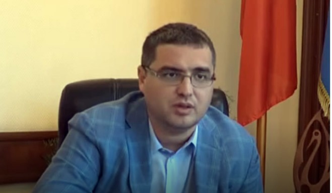 Усатый ставит ультиматум.