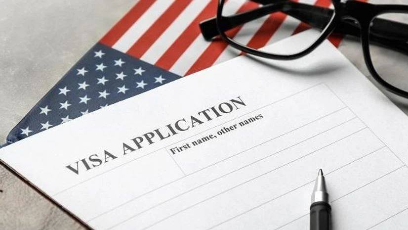 США расширили список стран, граждане которых должны внести до $15 000 залога для визы.