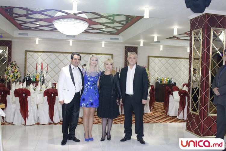 De când şi-a refăcut viaţa după divorţul de Corneliu Botgros, Adriana Ochişanu este „vânată” de jurnalişti.