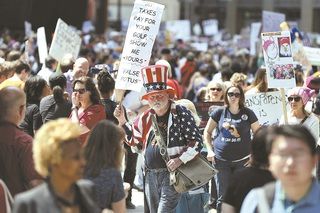 Protest contra preşedintelui american Donald Trump în Chicago, statul Illinois.