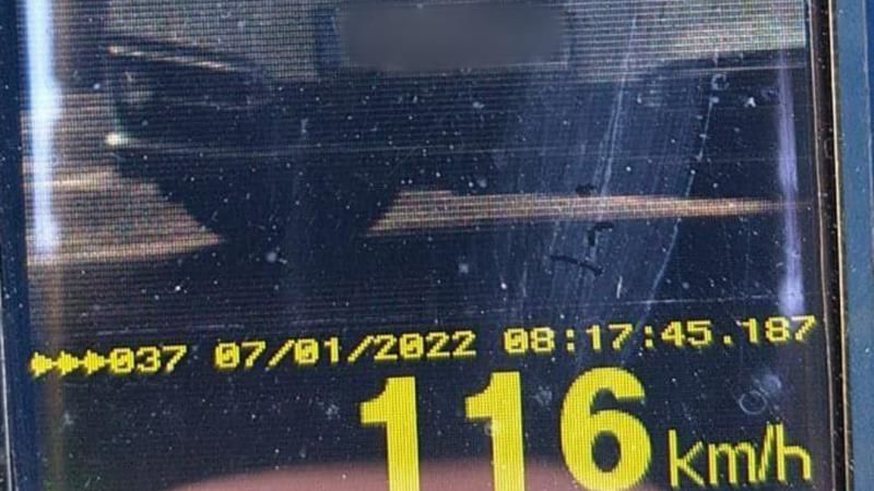 В Бельцах нетрезвый водитель превысил скорость и напал на патрульных.