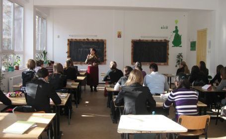 25,5% dintre profesorii liceelor din ţară nu deţin grade didactice. Foto: trm.md