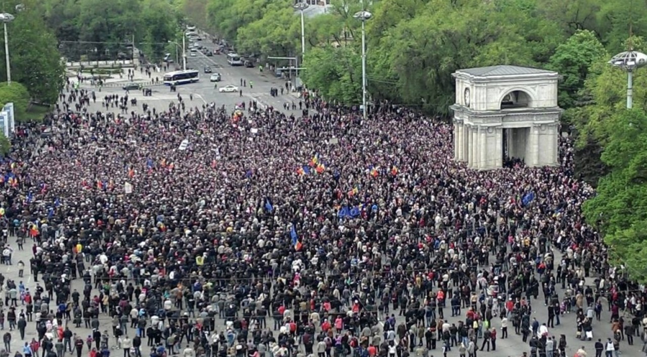 26 августа на центральной площади пройдут два митинга одновременно.