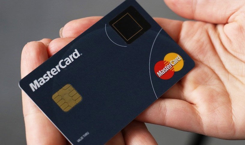 MasterCard добавиn сканер отпечатков пальцев на свои карточки.