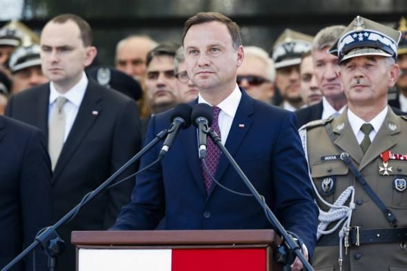 UE ameninţă cu acţiuni disciplinare împotriva Poloniei. 
