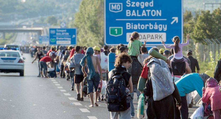 Peste 40.000 de refugiaţi se estimează că ar fi trecut din Austria în Germania în ultimul weekend.