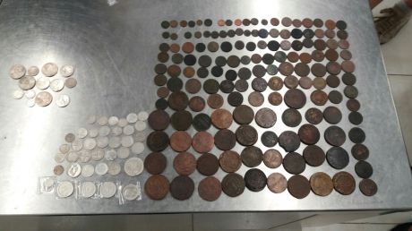 Un cetăţean străin a fost reţinut ieri pentru contrabandă cu obiecte de valoare istorico-culturală. Foto: customs.gov.md