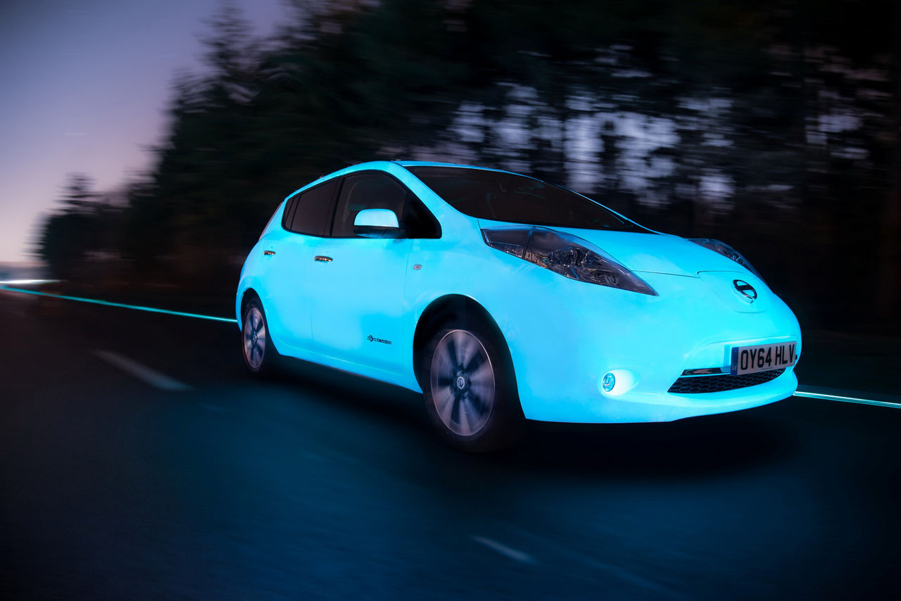 Nissan Leaf, prima maşină cu vopsea fosforescentă din lume. Foto: automarket.ro