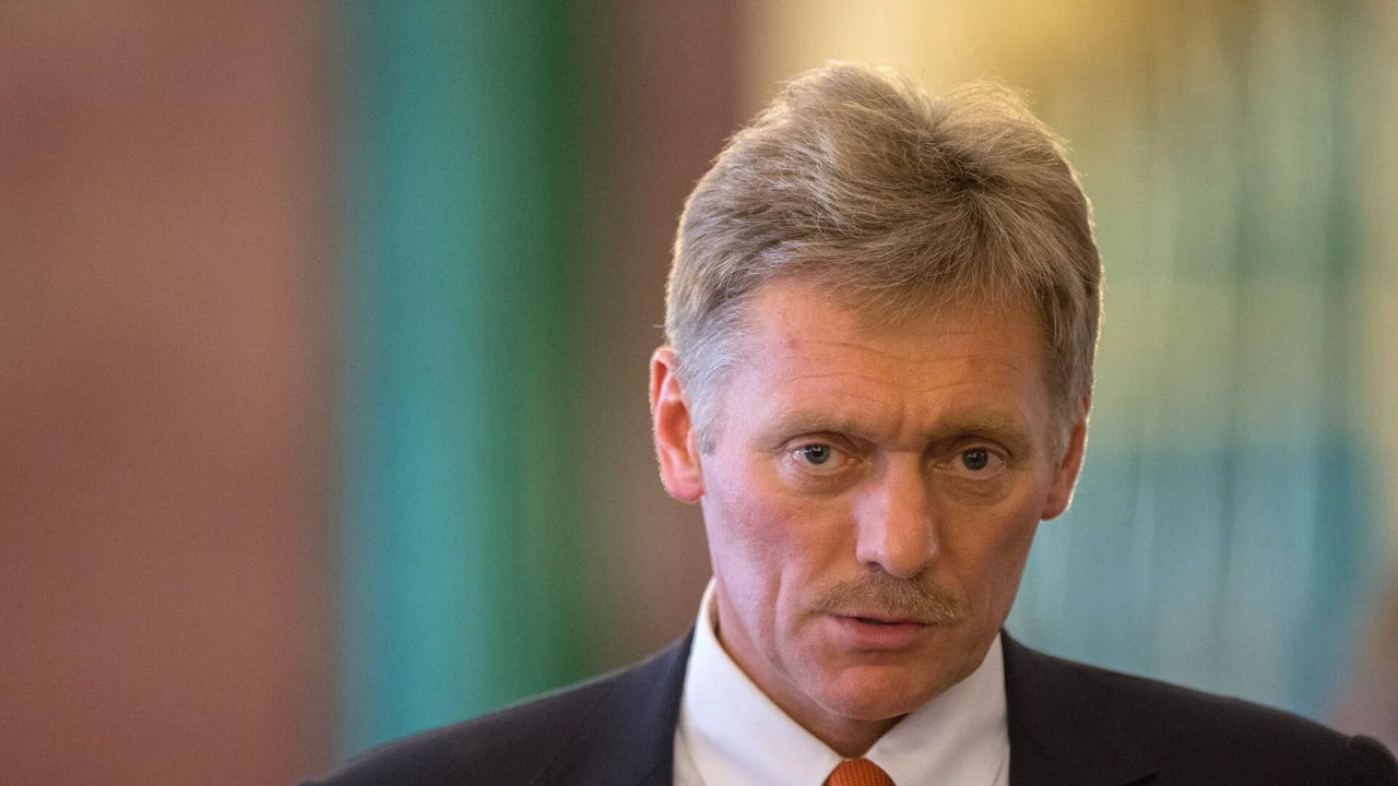 Песков заявил о законности вручения повесток задержанным на акциях протеста.