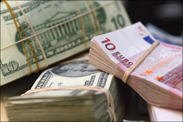 Евро и доллар в начале следующей недели подорожают.