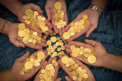 Дайверам понадобилось два дня — 30 и 31 июля — чтобы поднять все монеты со дна Атлантического океана.