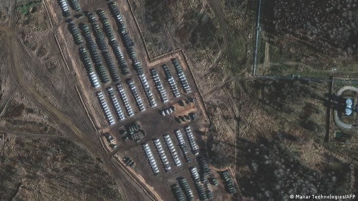 Берлин требует от Кремля ясности о целях войск РФ у границы с Украиной.