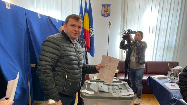 Андрей Нэстасе объявил, что проголосовал за президента всех румын.