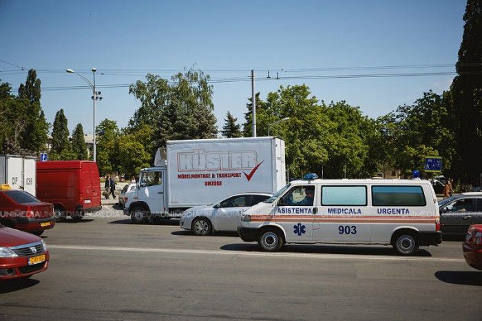 O femeie a murit electrocutată la locul de muncă.