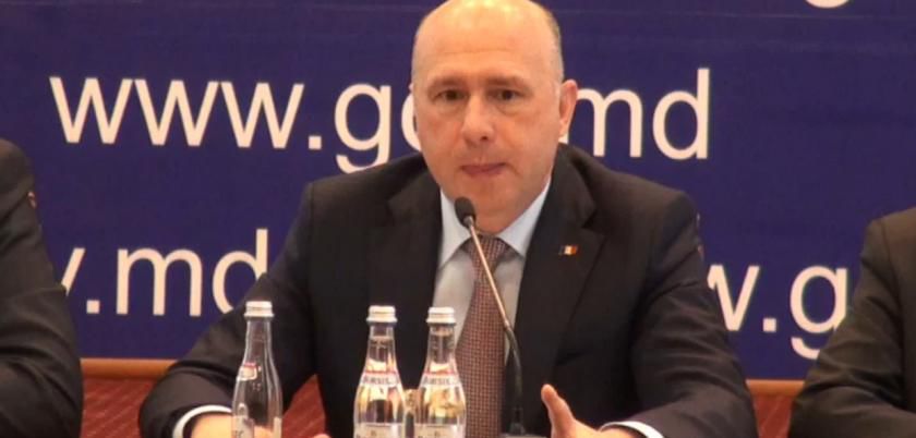 Premierul Pavel Filip a dat asigurări că salariile și pensiile vor fi achitate la timp. Foto: captură de pe privesc.eu