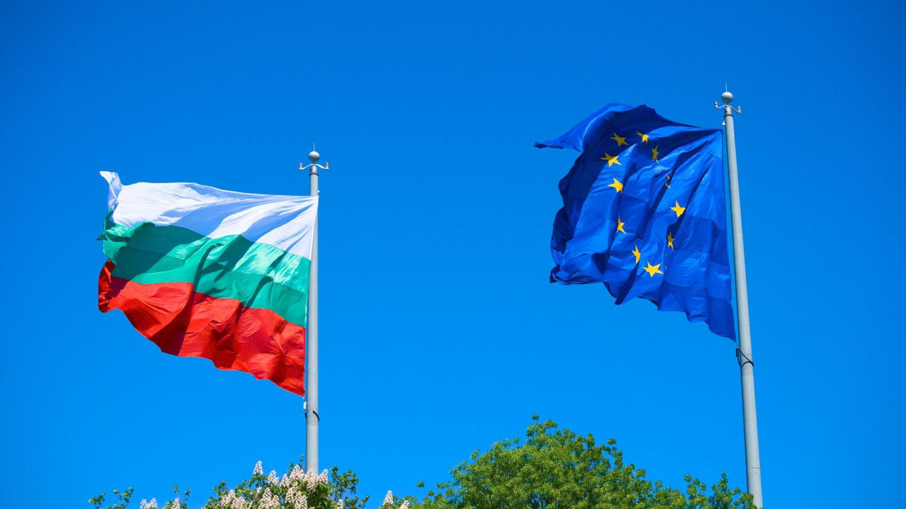 Bulgaria riscă să piardă miliarde de la UE din cauza haosului din Parlament.