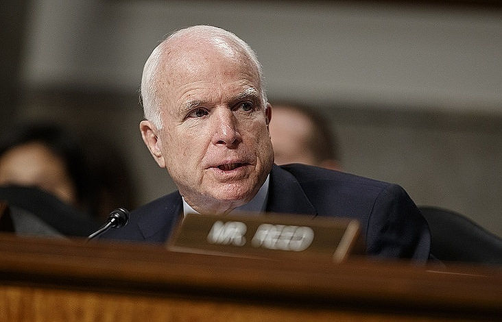 Маккейн возмутился тем, что Россия сопоставляет RT со СМИ США. Фото: AP Photo