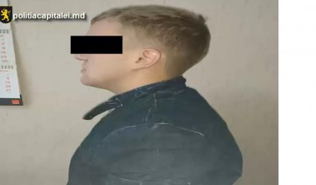 Un traficant de droguri, reţinut în flagrant delict. Foto: jurnal.md