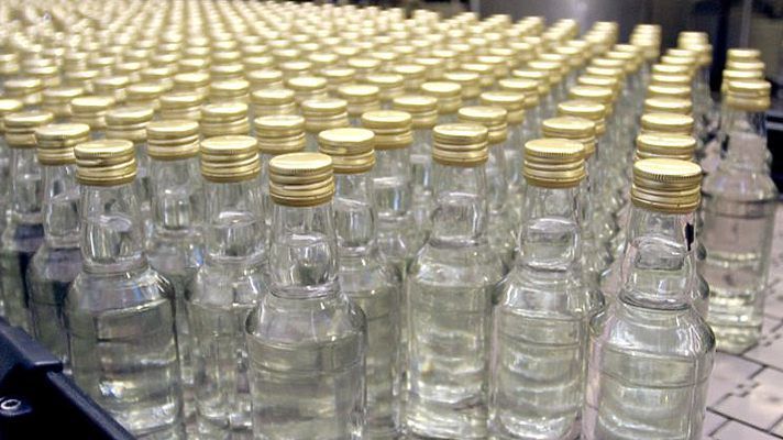 По информации правоохранительных органов члены преступной группы должны были переправить большой объем спирта через государственную границу.