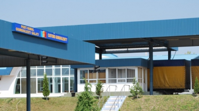 Bărbaţii se vor afla în custodia CNA pentru 72 de ore, urmând să fie audiaţi în cadrul unui dosar de corupţie.