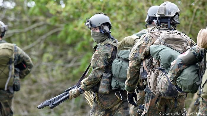 В Германии распустили роту спецназа из-за экстремистских настроений.