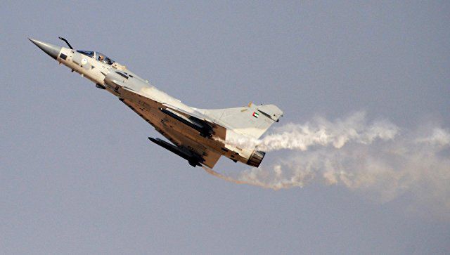 Самолет ВВС Франции Mirage 2000 случайно сбросил бомбу на завод, сообщает France Bleu.