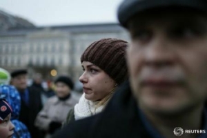 El a făcut aluzie la Rusia, țară acuzată de Kiev și Occident de înarmarea rebelilor și de trimiterea de trupe în Ucraina, acuzații pe care Moscova le dezminte de fiecare dată.