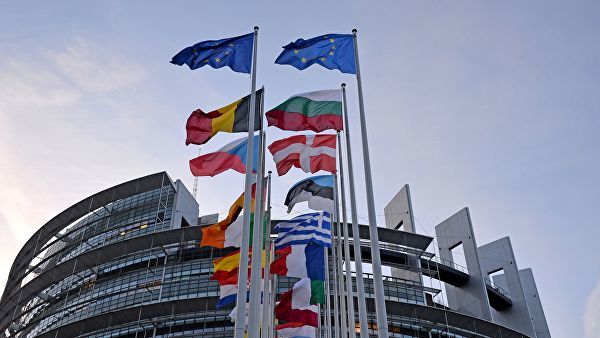 В Европарламенте отказались считать Россию стратегическим партнером.