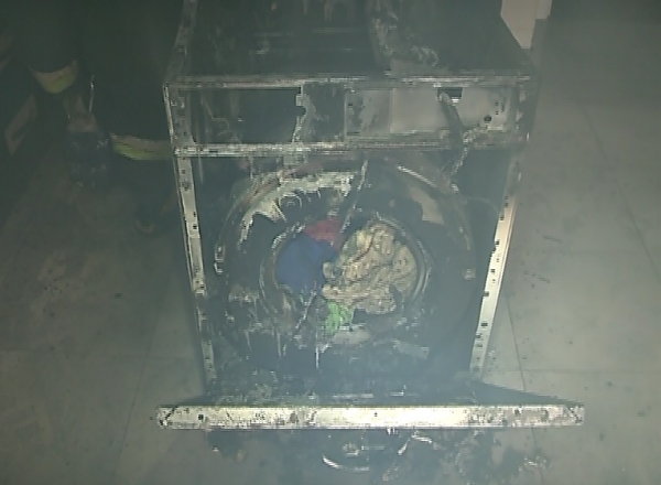 Incendiul a izbucnit la pranz intr-un bloc de elita de pe strada Grenoble.