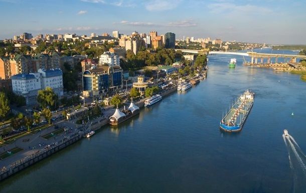 Отмечается, что ЧП произошло, когда судно проходило реку Дон.