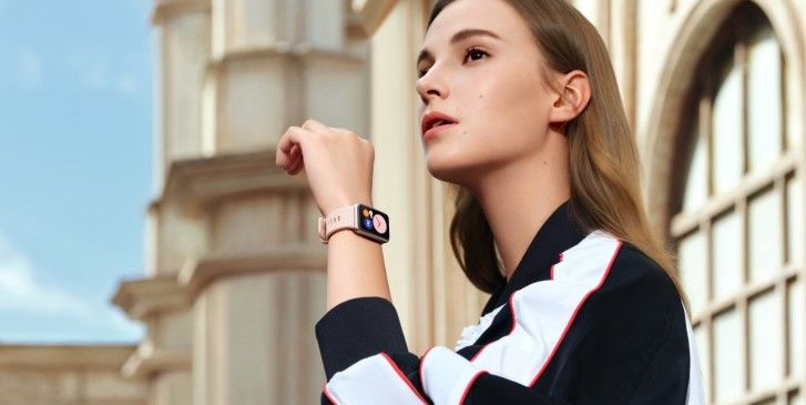 Умные часы Huawei Watch Fit смогут предсказать COVID-19.