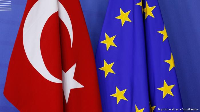 Turcii nu mai vor să facă parte din Uniunea Europeană. Foto: dw.com