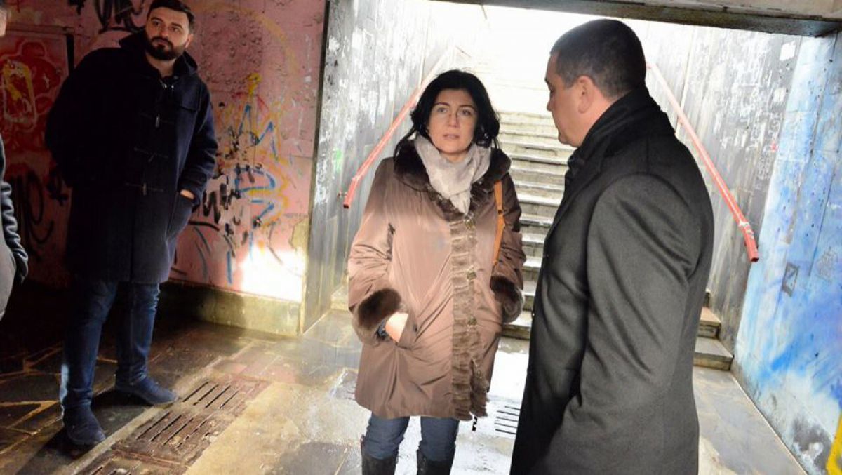 Trecerile subterane ar putea avea pereți și scări din granit. Foto: agora.md