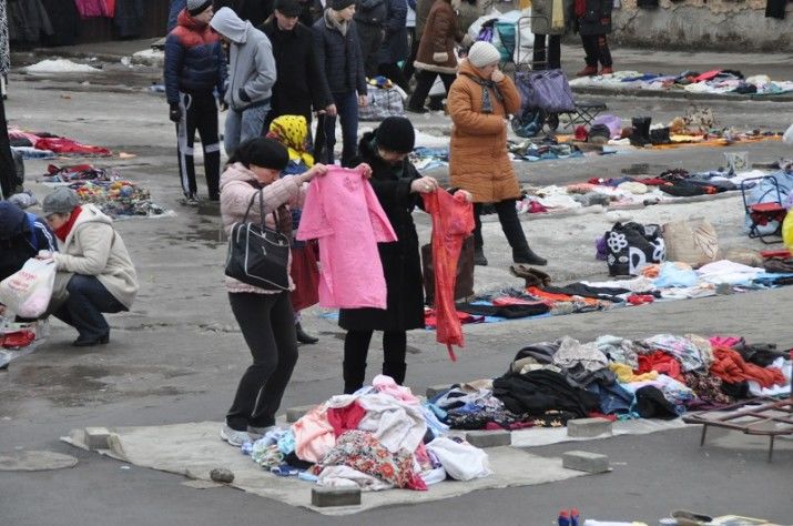 «Секонд хенд» всё ещё выручает не только малоимущих.
