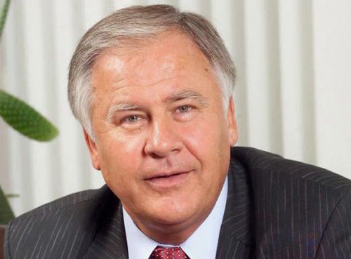 Presedintele de onoare al PD, Dumitru Diacov, isi sarbatoreste azi ziua de nastere. Democratul implineste varsta de 62 de ani.