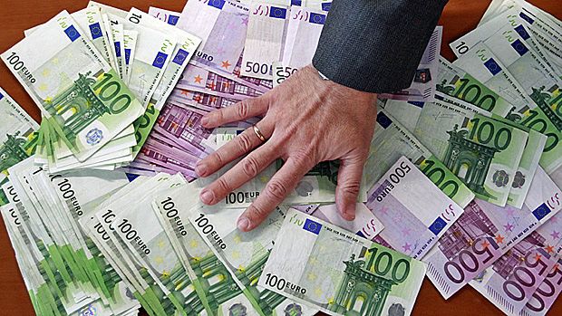 Uniunea Europeană disctuă o posibilă sistăre a asistenței financiare acordată Republicii Moldova.